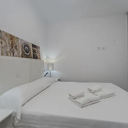 303. Modern, Sunny Ifonche With Wifi Apartamento