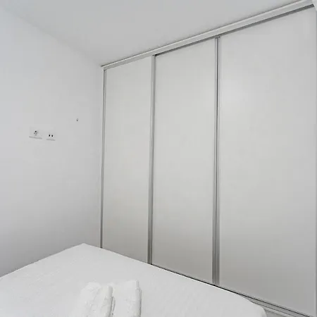 Lägenhet 303. Modern, Sunny Ifonche With Wifi