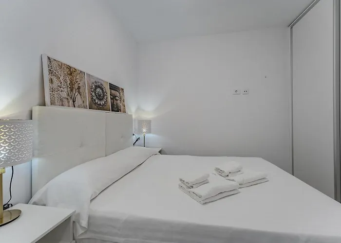 303. Modern, Sunny Ifonche With Wifi Apartamento