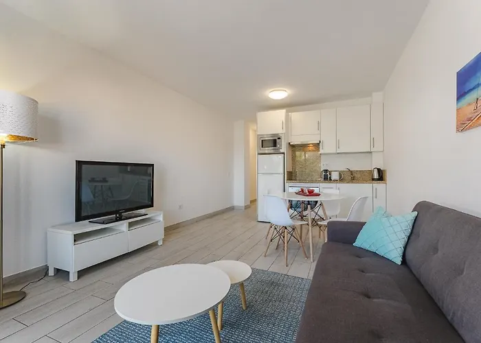 דירה 303. Modern, Sunny Ifonche With Wifi אדחה